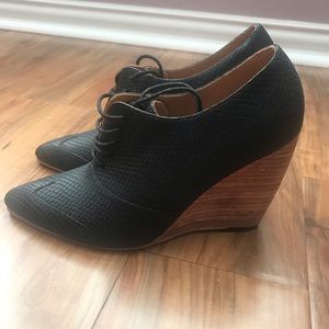 Fortress of Inca Wedges Black Women's Size 7.5